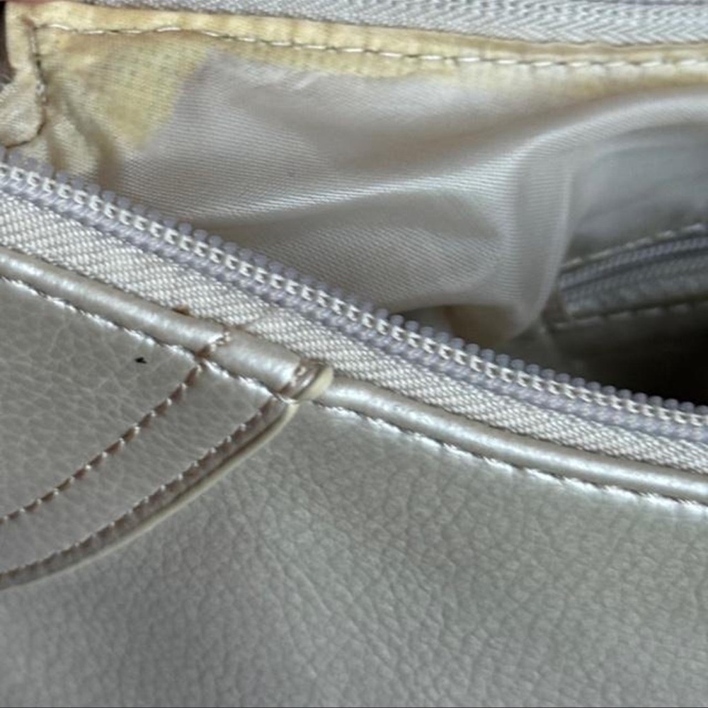 Croft & Barrow Metallic Champagne Curved Adjustable Faux Leather Shoulder Bag - Picture 5 of 7